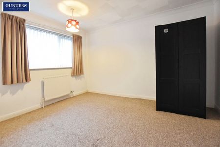 3 bedroom House To Let Total Size: 829 SQ FT - Photo 2