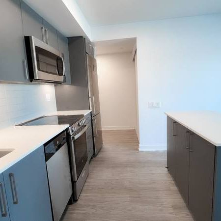 38 MONTE KWINTER CRT. #322 - 1BED+DEN/1BATH, LOCKER, STEPS TO TTC! - Photo 1