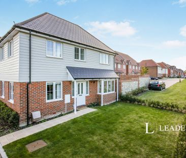 3 bedroom detached to rent Seladine Gardens, Coxheath - Photo 3