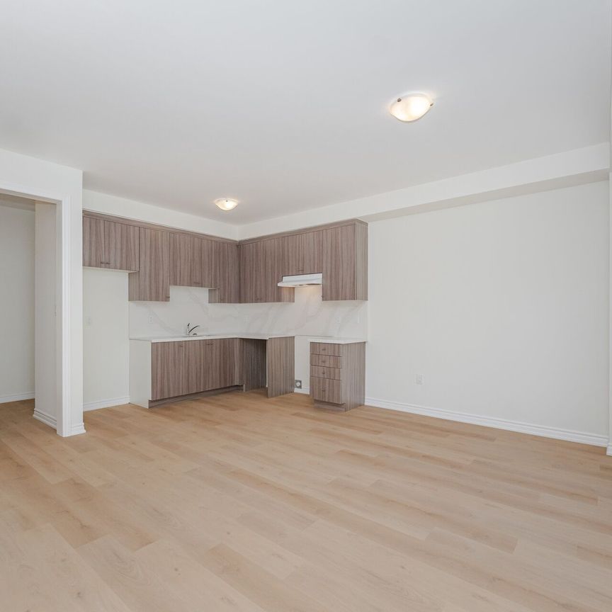 For Lease - 16 Ravenscraig Place, Innisfil, Ontario - Photo 1