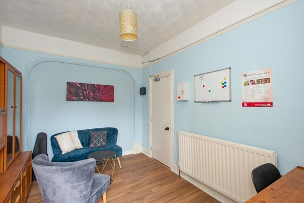 Marlborough road Room 2 - Photo 1