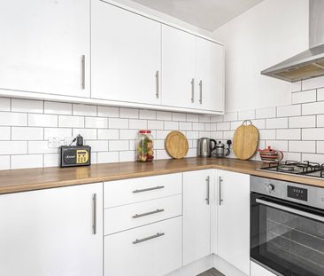 St. Julians Farm Road, London, SE27 0RJ - Photo 2