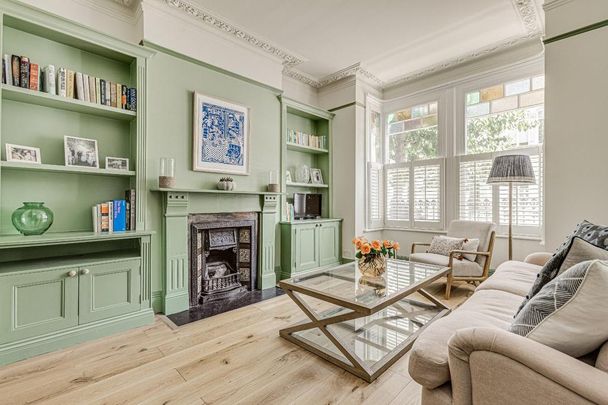 4 bedroom terraced house to rent - Photo 1