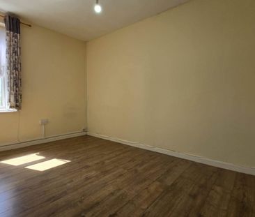 Price £1,700 pcm - Available Now - Part Furnished - Photo 6