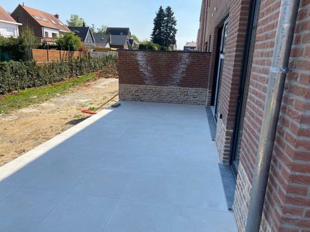 NIEUWBOUW, prachtig afgewerkte woning met terras en tuin, ideaal gelegen in een rustige kindvriendelijke straat op wandelafstand van het centrum van Sterrebeek en op 2km van de Duitse school. - Photo 4