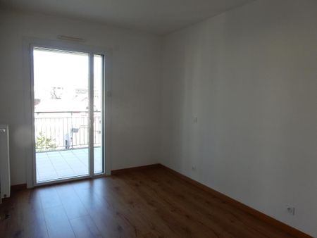 Location Appartement 4 pièces 90m² AIX LES BAINS 73100 - Photo 2