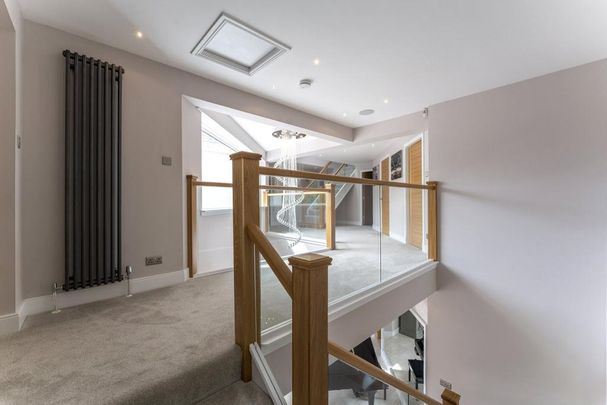 5 bedroom detached house to rent - Photo 1