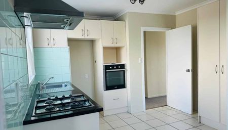 Freshly Renovated House For Rent! - Photo 3