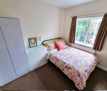 4 bedroom terraced house to rent - Photo 5