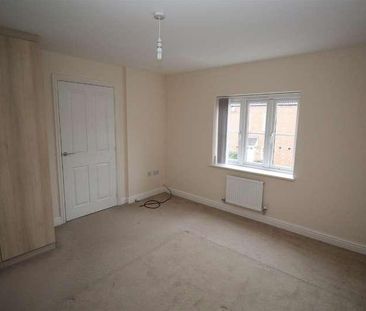 Kirby Drive, Tadley, RG26 - Photo 3