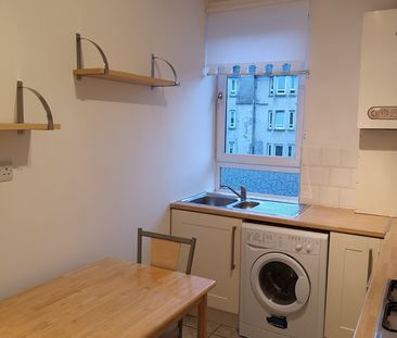 1 Bed Flat, Lochend Road South, EH7 - Photo 2