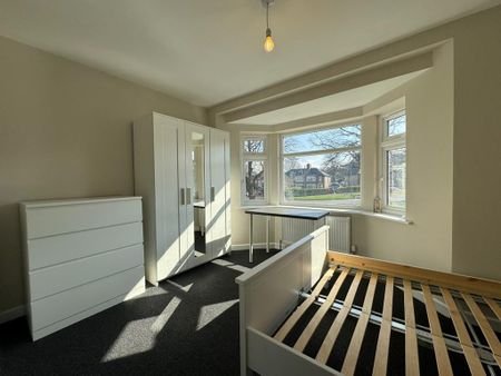 3 bedroom end of terrace house to rent - Photo 2