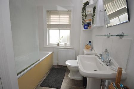 2 bedroom terraced house to rent - Photo 5