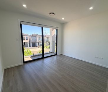 Modern 4-Bedroom Home for Rent in the heart of Marsden Park - Photo 3