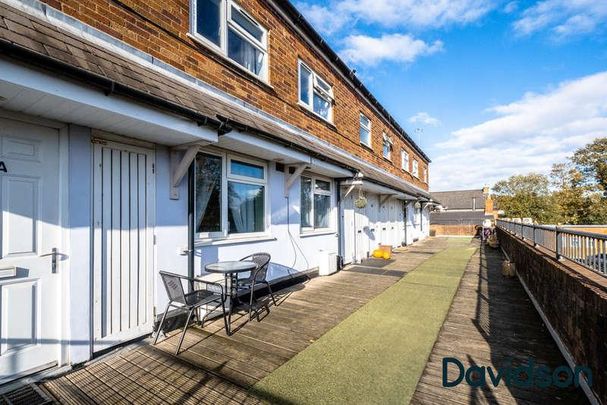 Stratford Road, Solihull, Birmingham, B90 - Photo 1