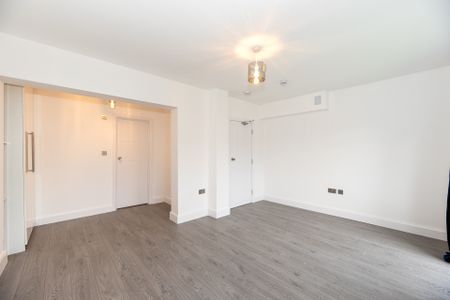 Tonfield Road, Sutton - Photo 3