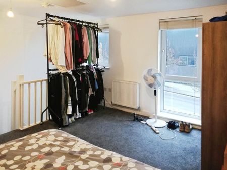 2 bedroom end of terrace house to rent - Photo 4