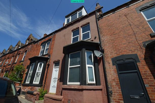 1 bedroom in a house share to rent - Photo 1