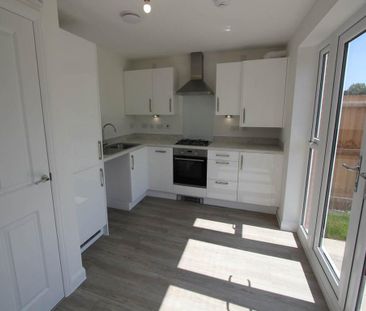 2 bedroom semi-detached house to rent - Photo 4