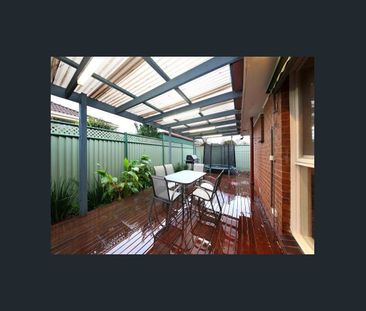 Double garage with Decked Courtyard - Photo 4