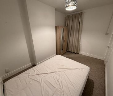2 bedroom end of terrace house to rent - Photo 6