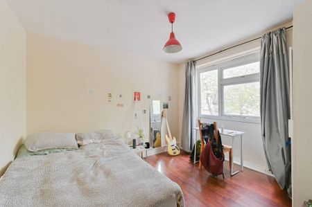 3 bedroom flat to rent - Photo 3