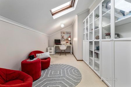 6 Streeton Lane, Doncaster East - Photo 2