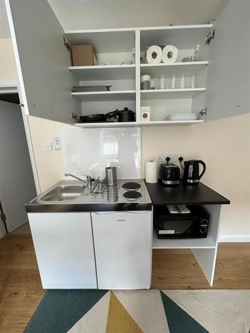 1 bedroom flat to rent - Photo 3