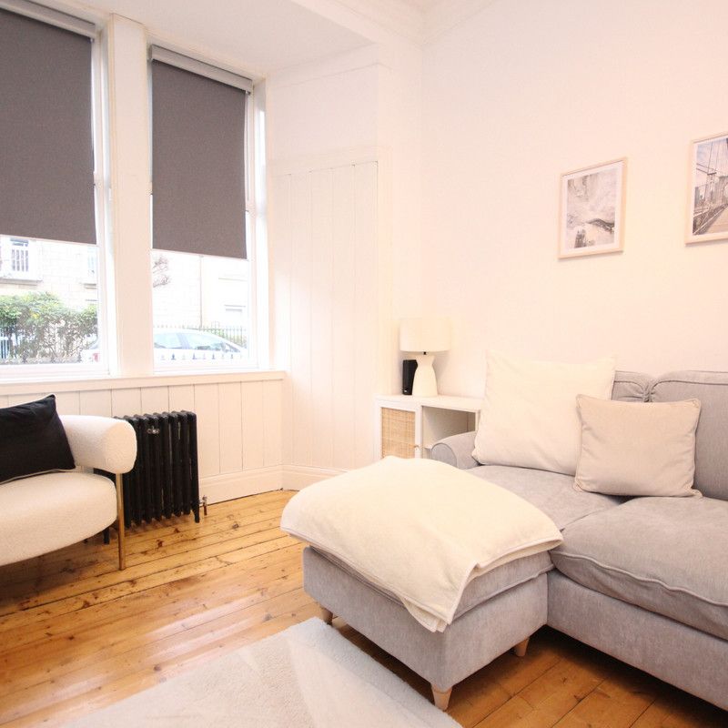 Woodside Walk, Hamilton, ML3 - Photo 1