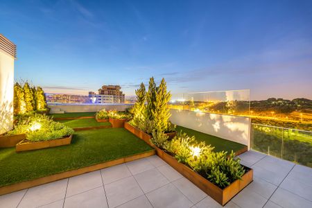 5 room luxury Flat for rent in Areeiro, Lisbon - Photo 2