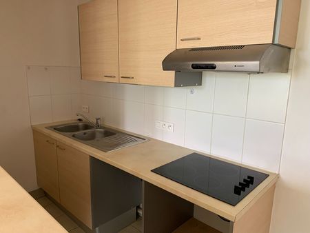 Location Appartement 3 pièces 73m² - Photo 3