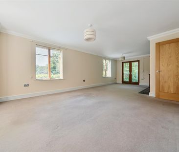 Dunwood Court, Romsey - Photo 3