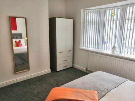 1 bedroom in a house share to rent - Photo 4