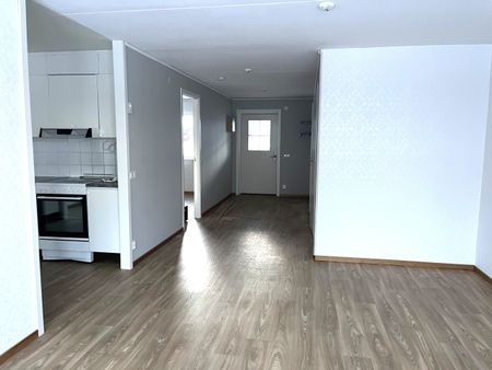 2 rok, Järvstigen 7, 2026-02-01 - Foto 5