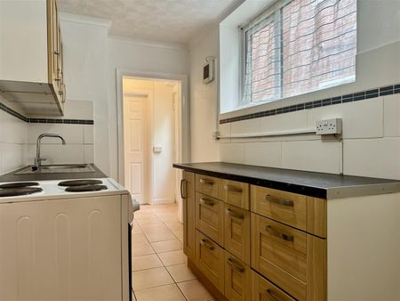 St. James Road, Bexhill-On-Sea, TN40 2DF - Photo 5