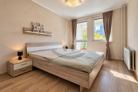 Zrekonštruovaný 3-izbový byt na prenájom, Martin - Záturčie - Photo 4