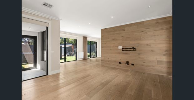 Stylish, Immaculate Home with All Utility Bills Included - Photo 1