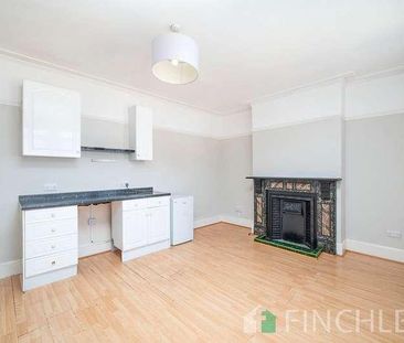 Ballards Lane, London, N3 - Photo 2