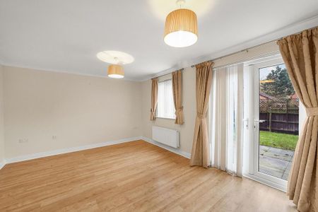 4 bedroom semi-detached house to rent - Photo 2