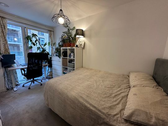 Room in a Shared Flat, Thunderer Street, E13 - Photo 1