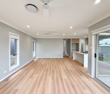 36 Craftsman Road, North Rothbury - Photo 2