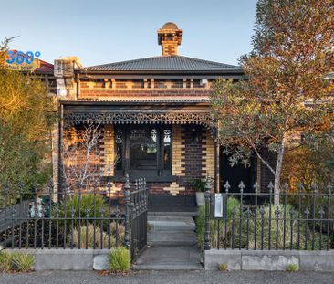 Well presented Contemporary Living with Victorian Charm - Photo 2