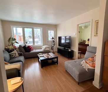 Duplex calme et serin rénové au goût du jour dans un secteur prisé ... - Photo 1