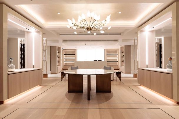 Spacious dual aspect 1 bedroom apartment with balcony overlooking London's Southbank. - Photo 1