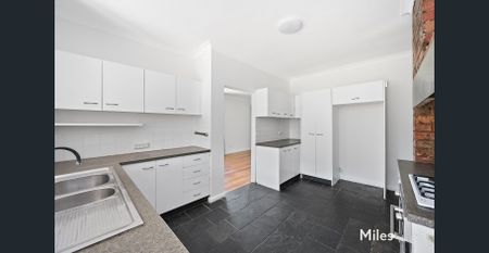 SPACIOUS FLEXIBLE HOME ON HEIDELBERG HILL - Photo 5