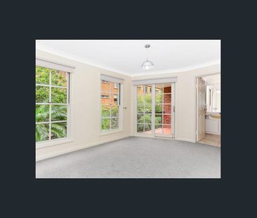 Private Townhouse in Quiet & Convenient Location - Photo 5