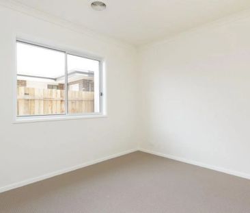 Spacious Family Home - Photo 4