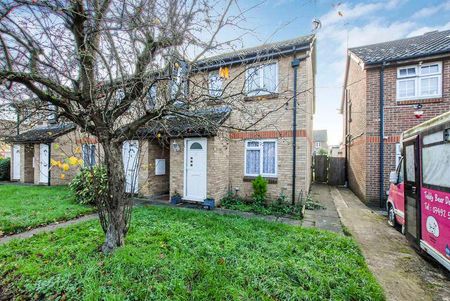 Lowdell Close, Yiewsley, UB7 - Photo 4