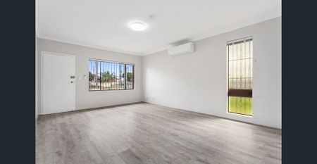 Spacious 3 Bedroom Townhouse - Photo 4