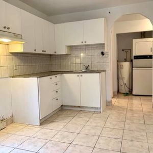 NDG - Beau 5 1/2 De 3 Chambres - Photo 2